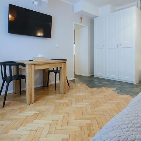 Kana - Stylish Apartment In Krakow Pomorska - Close, Wifi, Smart Tv Cracovia Esterno foto